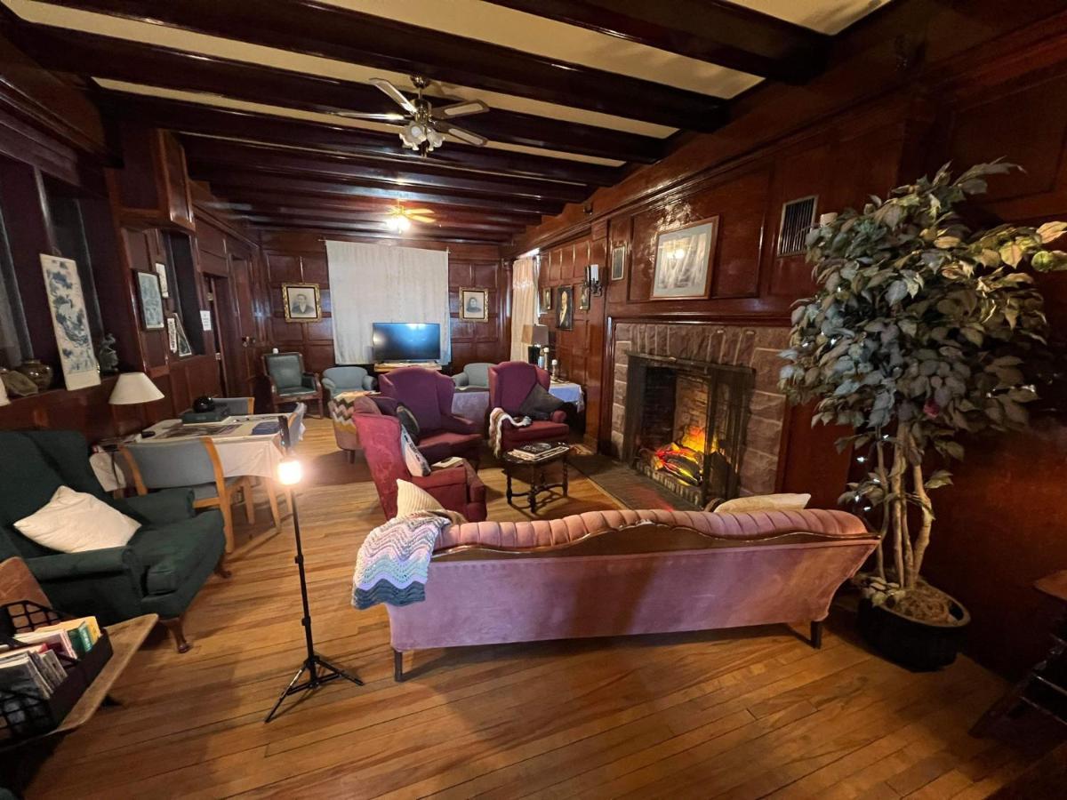Red Rock Inn 외부 사진